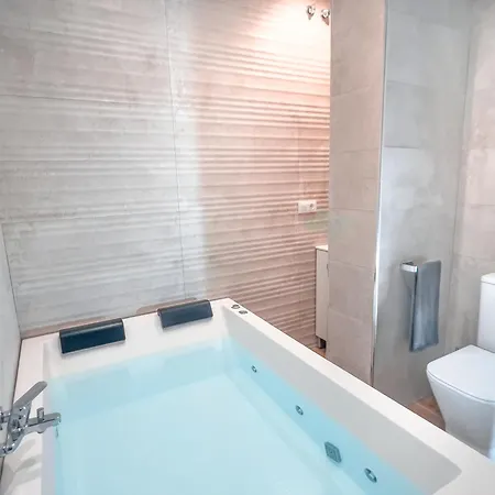 Acogedor Estudio En Triana Con Jacuzzi Y Wifi Seville Exterior photo