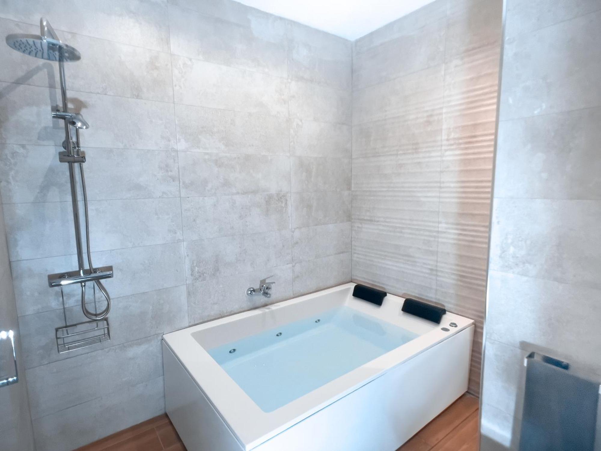 Apartament Acogedor Estudio En Triana Con Jacuzzi Y Wifi Sevilla